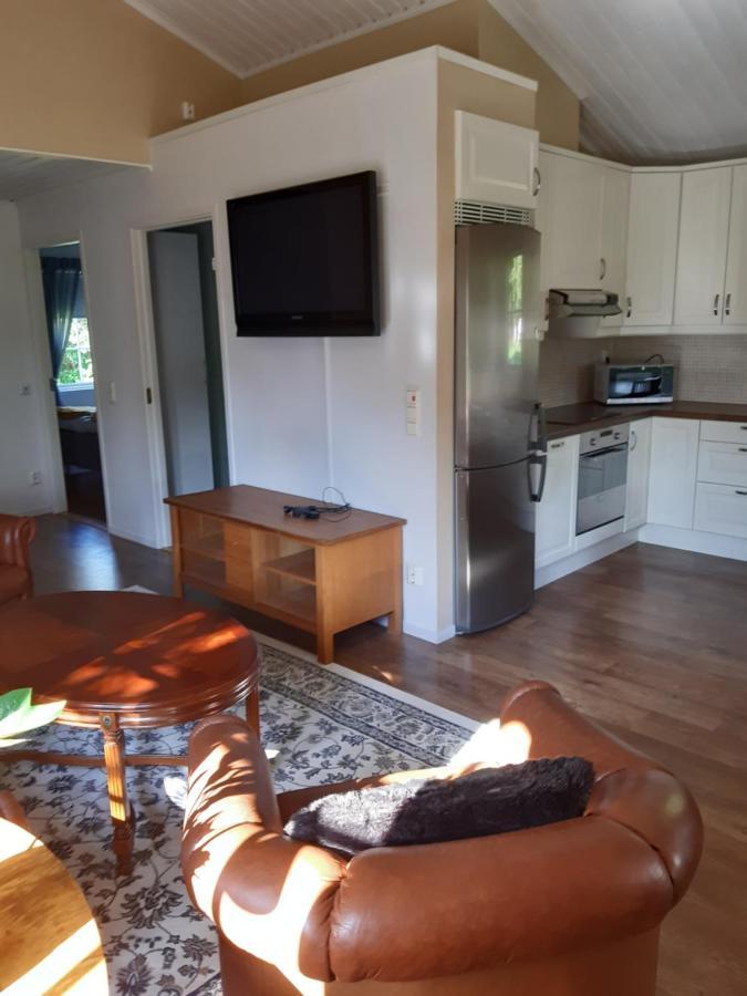 The Cottage Badelunda Västerås Zewnętrze zdjęcie